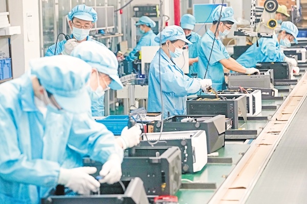 訂單激增 計算機行業(yè)加緊生產(chǎn)應(yīng)對需求